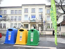Столичната община продължава поетапната подмяна на контейнерите за разделно събиране с по-големи отвори