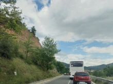 Починала е жената, блъсната от автомобил в Кресна