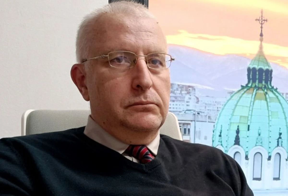 Проф. Малинов: Пред правителството на Радев стоят две сериозни изпитания