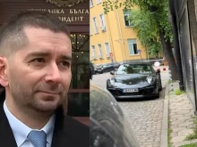 Слави Василев заряза Porsche-то си на забранено място в София и с...