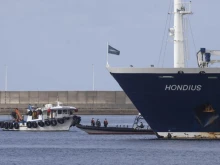 Круизният кораб MV Hondius вече е в Ротердам и е под карантина