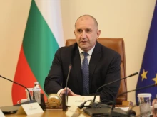 Премиерът Радев: Всички българи ще плащаме вересиите на олигархията