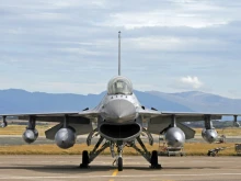 Тревога в небето до България: Вдигнаха изтребители F-16 