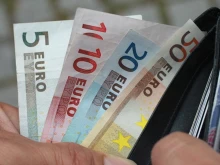 Депутатите взимат 4236 евро на месец