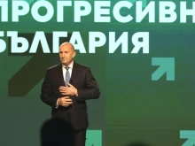 Анализатор: Радев не успява да се разбере с важните хора в държавата