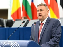 Емил Радев: Днес с алгоритъм могат да се причинят щети, за които преди бяха необходими армии