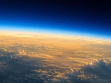 CO2 прави нещо странно над главите ни