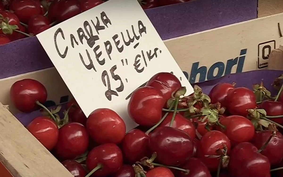 Пловдивски производител: Черешата излиза на цена от 2 €, в склада на борсата е 2,50 €, а в магазина 10 €