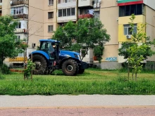 От трактори до ръчни тримери: Цялостна обработка за прецизно оформени зелени пространства в "Тракия"