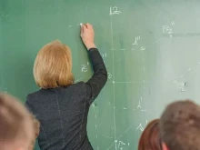 Млади педагози има, но една трета от учителите в България са над 55 години - защо? 