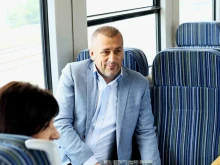 Транспортният министър се качи на влак и веднага поиска спешни мерки и конкретни решения от БДЖ