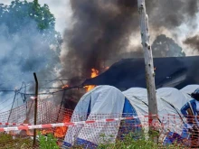 Разярена тълпа подпали палатки за болни от ебола в Конго