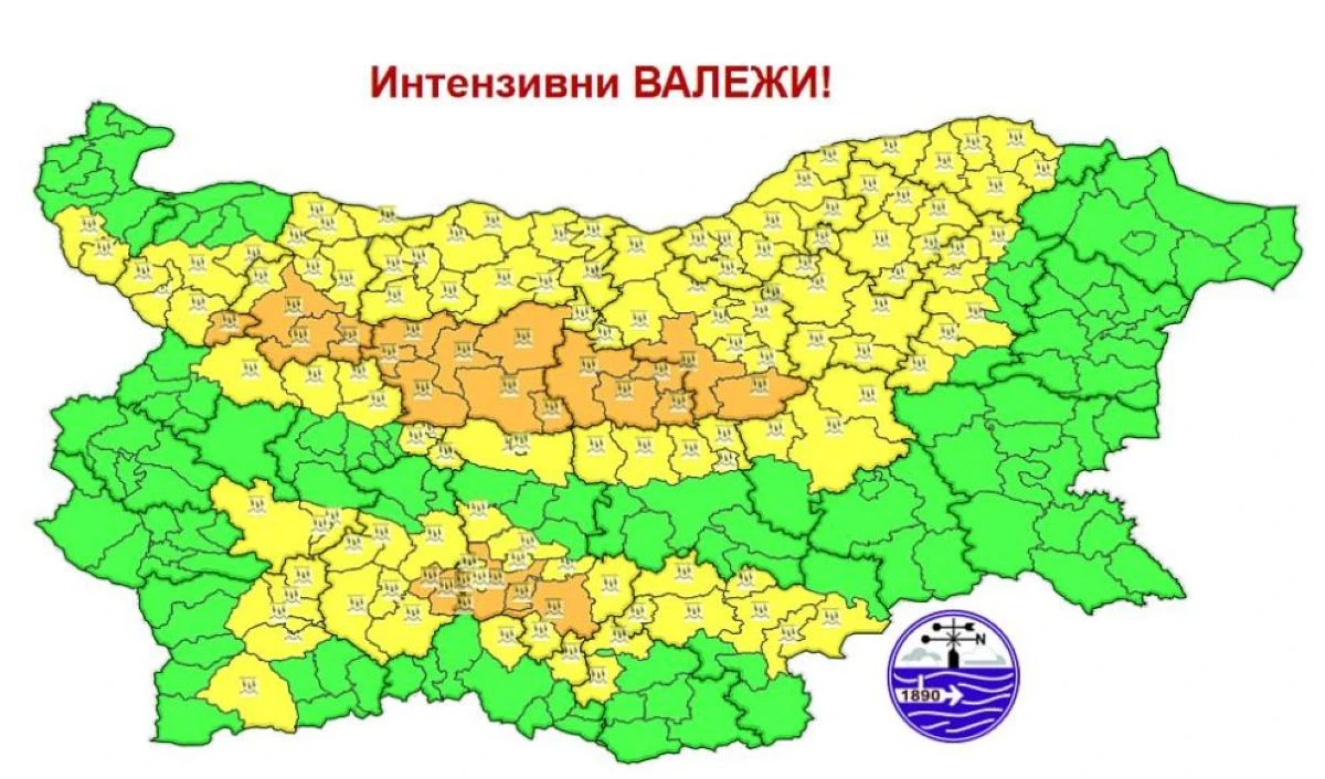 Опасни порои, гръмотевици и градушки в половин България