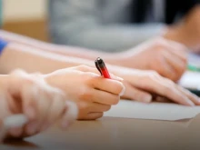По вариант 2 ще работят зрелостниците на втората матура