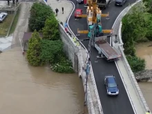 Извадиха 17-годишно момче от буйните води на Янтра, решило да се изкъпе