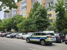 Откриха мъртво момиче пред блок в Благоевград, има задържани