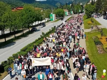 Стотици смолянчани отбелязаха 24 май с празнично шествие
