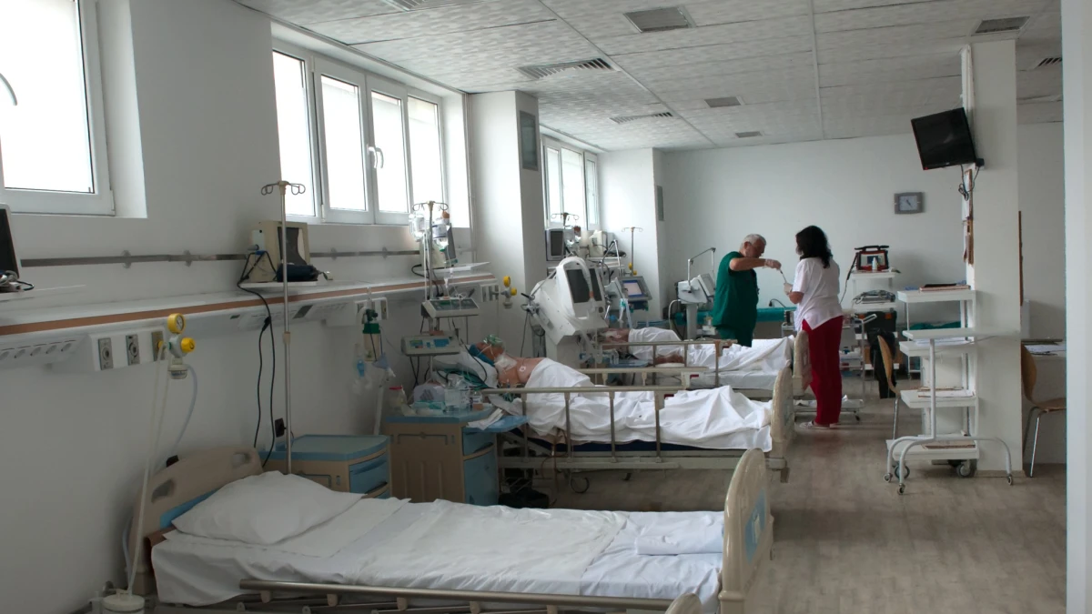 Лекари от Пловдив лекуват рак и камъни в жлъчката през устата