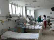 Лекари от Пловдив лекуват рак и камъни в жлъчката през устата
