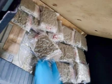 Петима задържани за контрабанда на наркотици през страната: 31 кг марихуана е установена