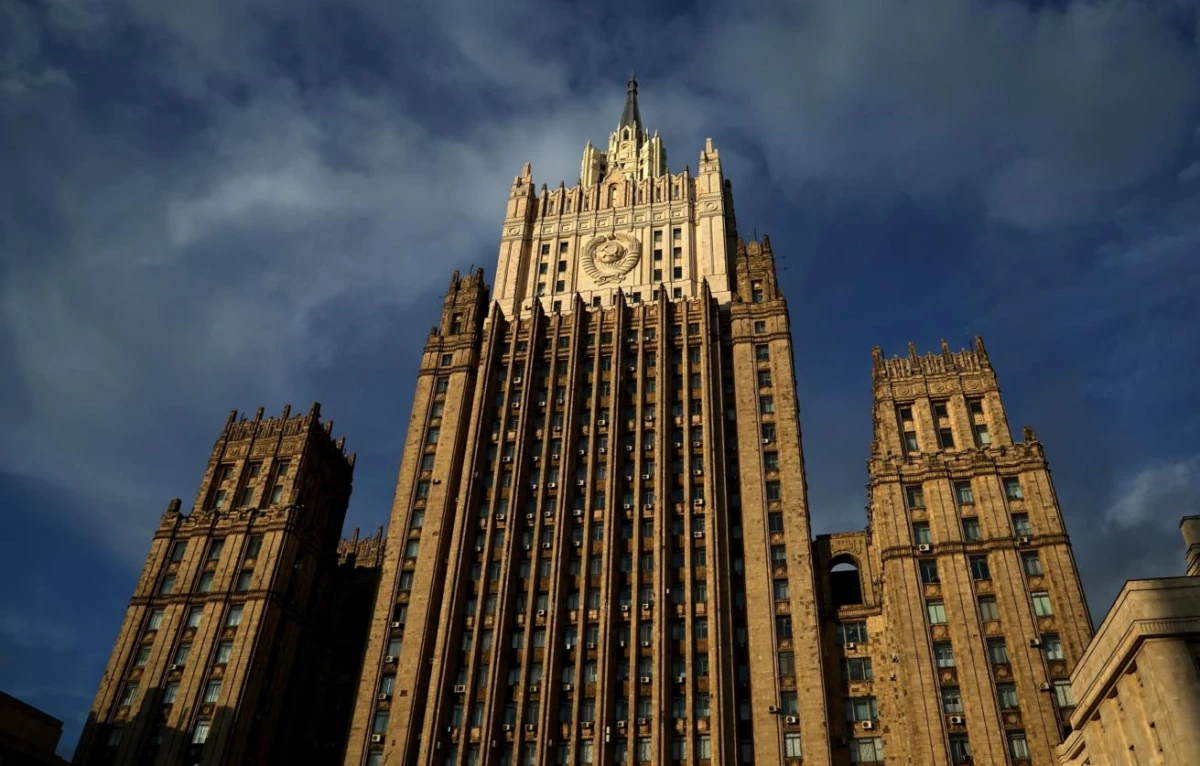 Руското външно министерство с извънредно предупреждение към чужденците: Напуснете Киев, започват масирани атаки
