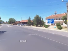Шофьор на лека кола се вряза в група мотоциклетисти в Звъничево