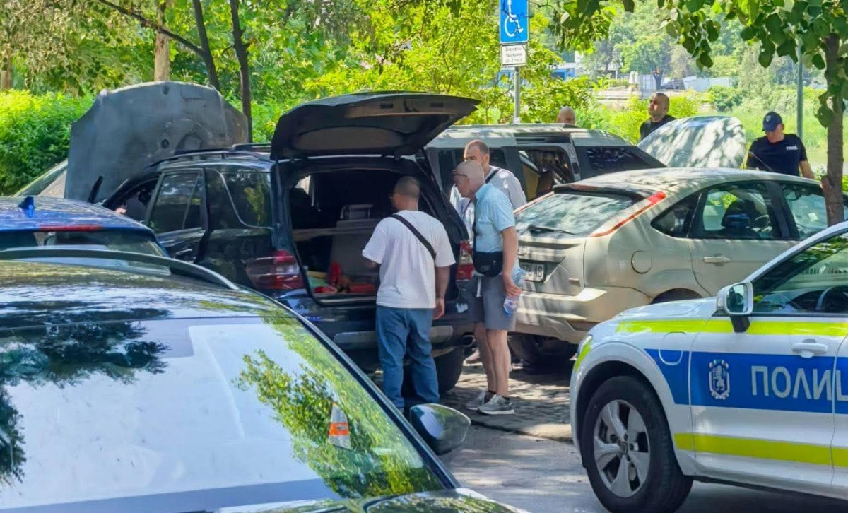 Джип се запали на булевард в Пловдив, отива за скрап