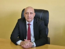 Арест или разпит? Кметът на Кърджали изведен от кабинета му от полицаи