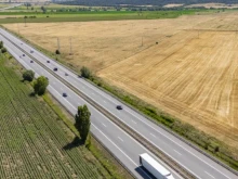 Затруднено придвижване в участък от "Струма" заради ремонти