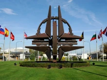НАТО осъди "безразсъдството" на Москва, след като дрон се разби в жилищна сграда в Румъния