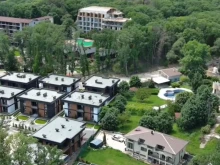 Полицията задържа трима души при мащабна среднощна акция срещу "Корпорацията КУБ" във Варна
