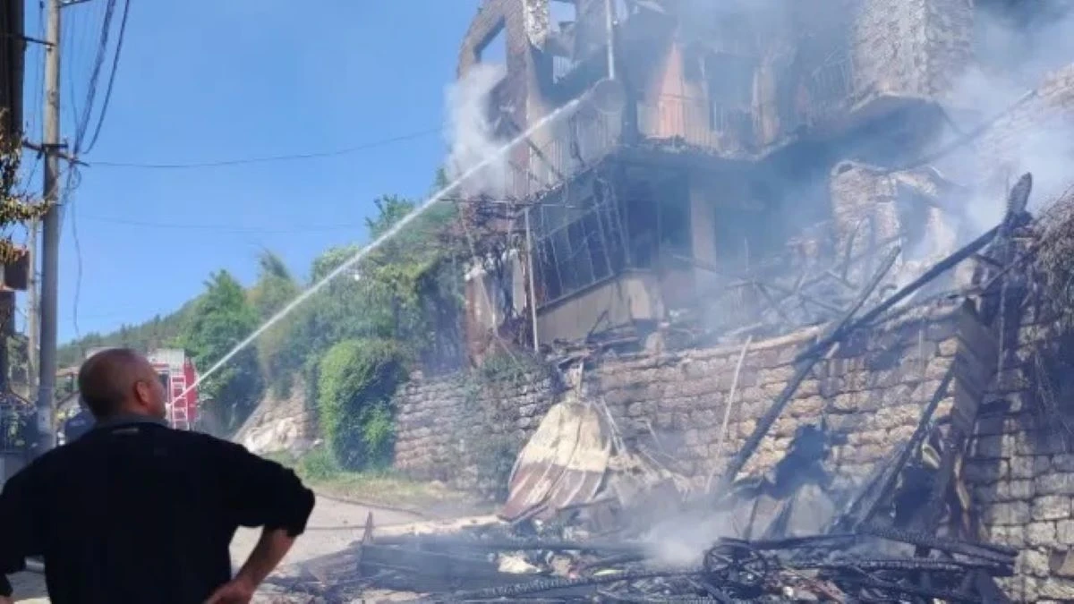 Има жертва на пожара в къщи в Тетевен