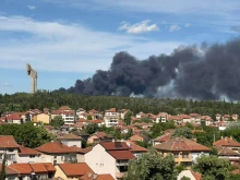 Пожарът край Стара Загора е овладян, екипи ще работят и през нощта