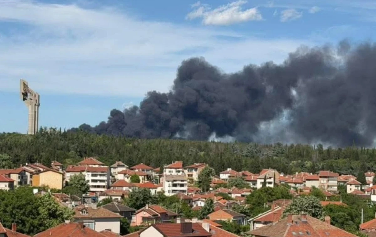 Областният управител след пожара в Стара Загора: РИОСВ уверява, че данните за чистотата на въздуха са в рамките на нормата
