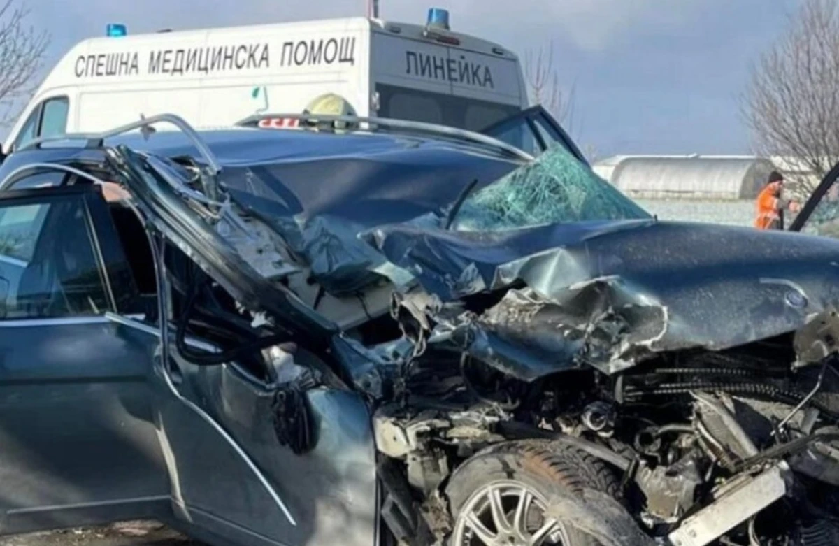 Катастрофа блакира входа на Калофер: Три коли се сблъскаха, има ранени