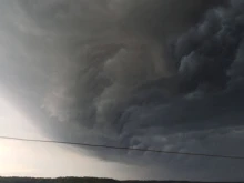 Meteo Balkans: 8000 мълнии за час и ураганен вятър удрят България