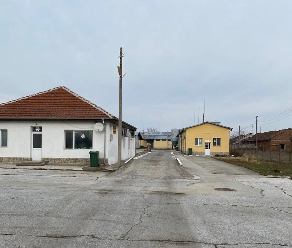 ЧСИ разпродава цех за олио и оборудването в Пловдивско заради милиони дългове