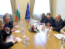 Премиерът Радев се срещна с работодателските организации у нас