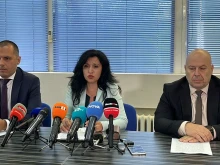 Рехабилитатор и ортопед от Пловдив спретнали схемата за източване на Здравната каса