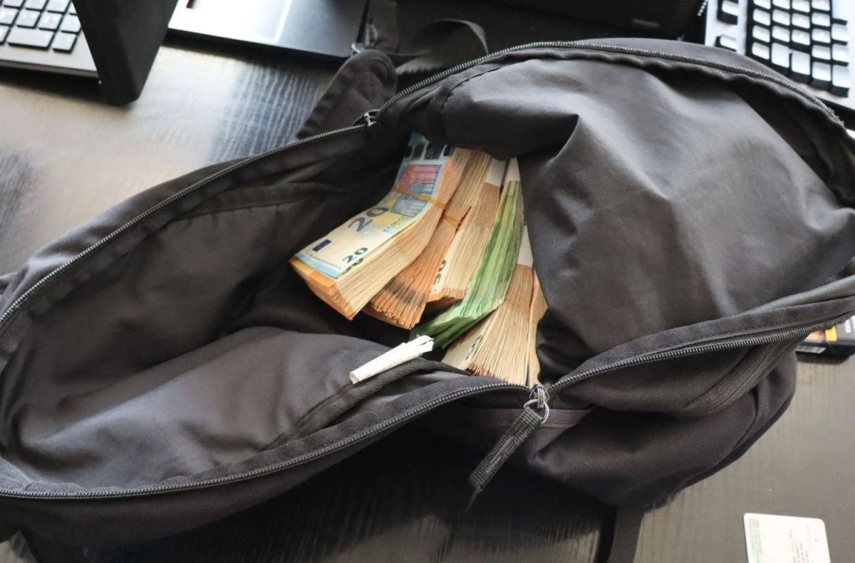 В Пловдив арестуваха 25-годишен брокер на недвижими имоти, отнел от клиенти 100 хиляди евро