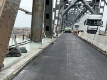 Спряха движението по Дунав мост при Русе