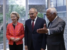 Фон дер Лайен обещава подкрепа на Армения на фона на натиска от страна на Русия