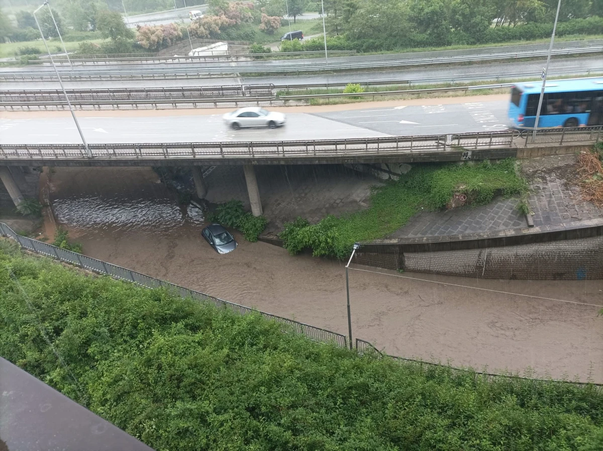 Силен порой отново потопи улиците на Велико Търново Под вода