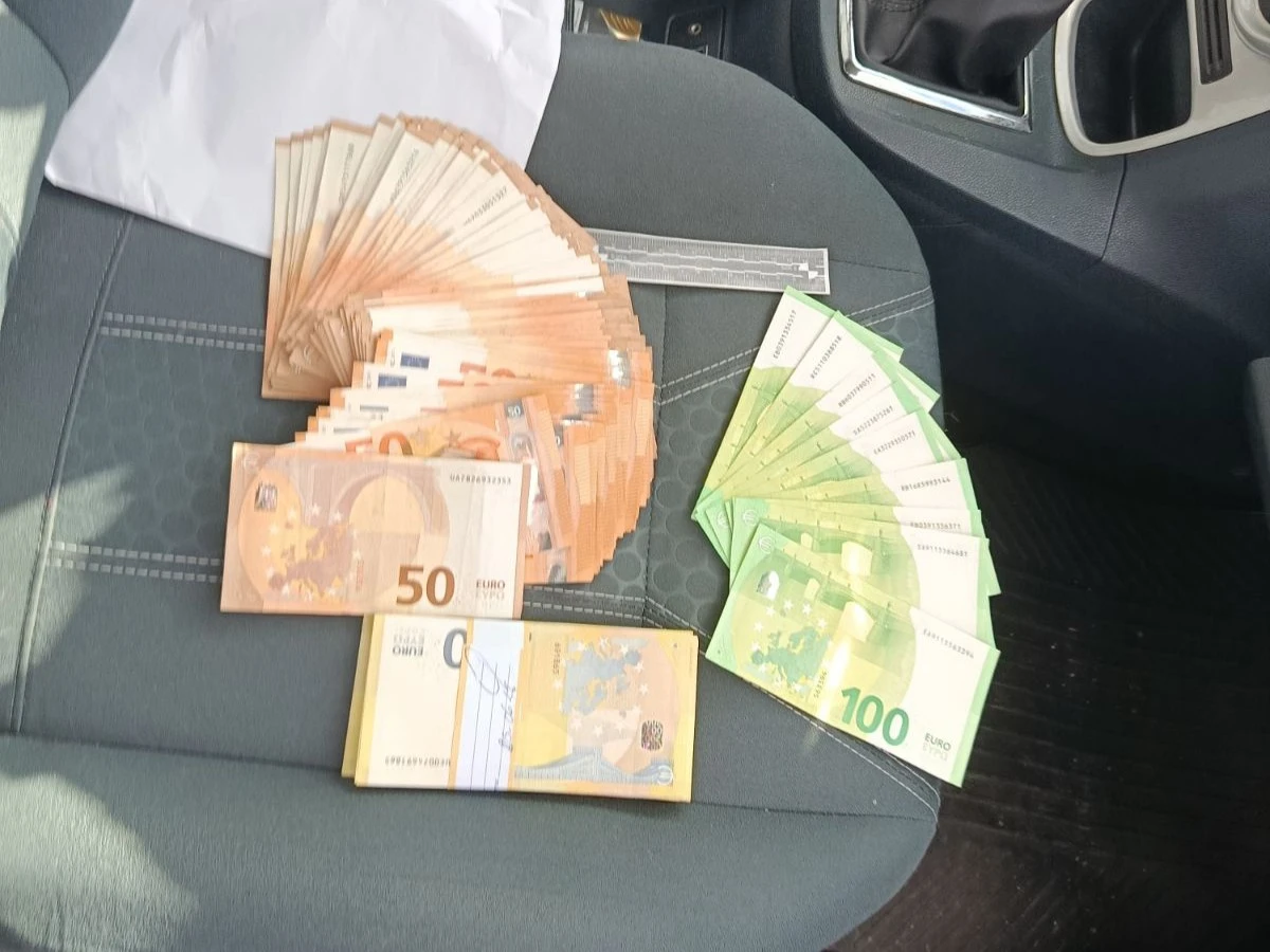Служители на сектор Измами при Главна дирекция Национална полиция задържаха