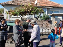 Скандал: Запрян Дачев асфалтира незаконно улици предизборно