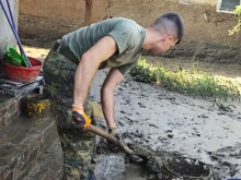 Армията се включи в разчистването на село Тича, започва опис на щетите
