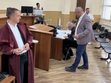 Акция в клиника в Пловдив, намерени са пликове с пари!