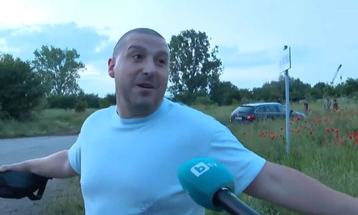 Хората бяха по земята имаше ранени Викаха и плачеха Така