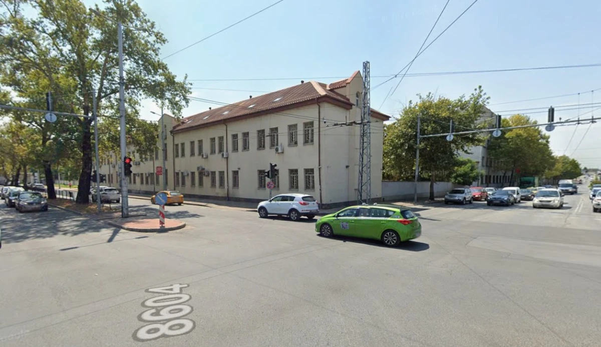 Временна организация на движението на оживено кръстовище в Пловдив