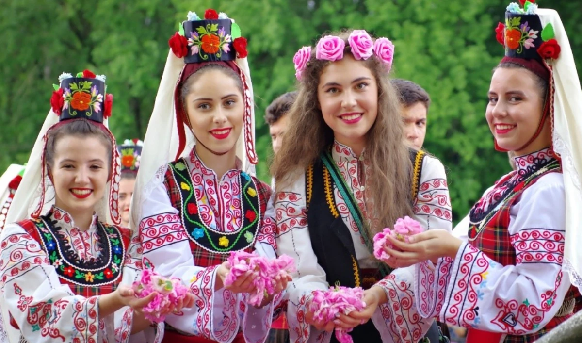 Богата програма в долината на розата в присъствието на президента